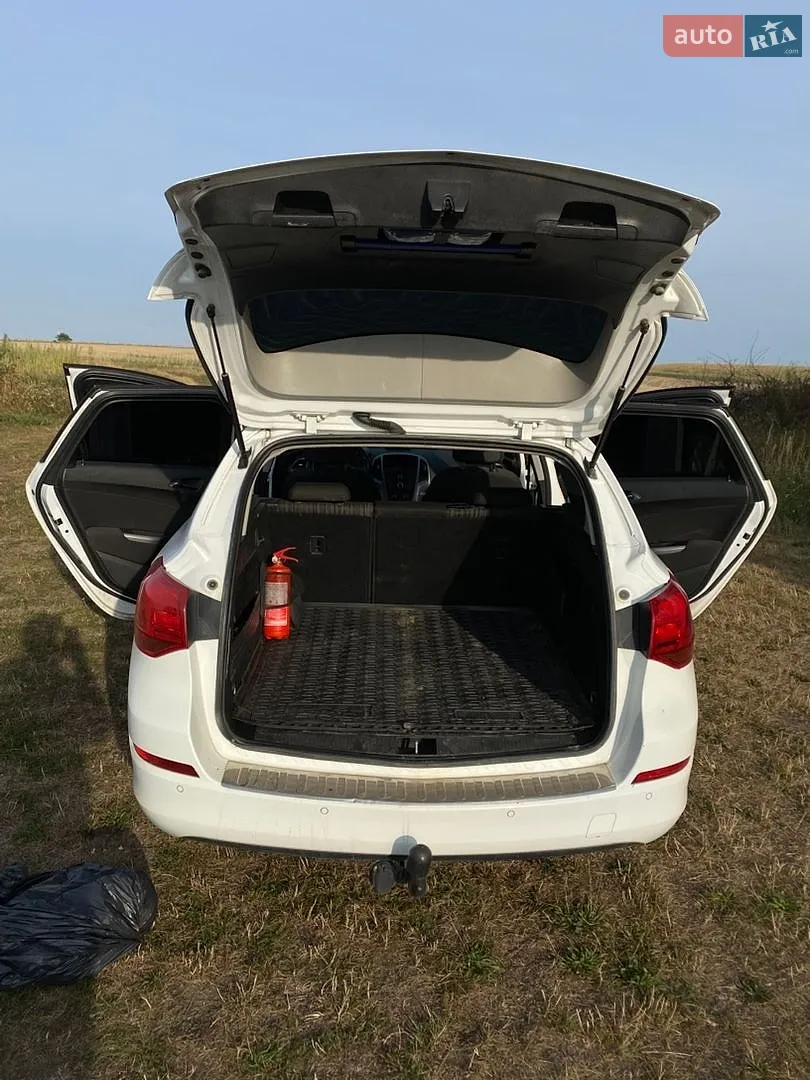 2011 Opel Astra - мініатюра 12