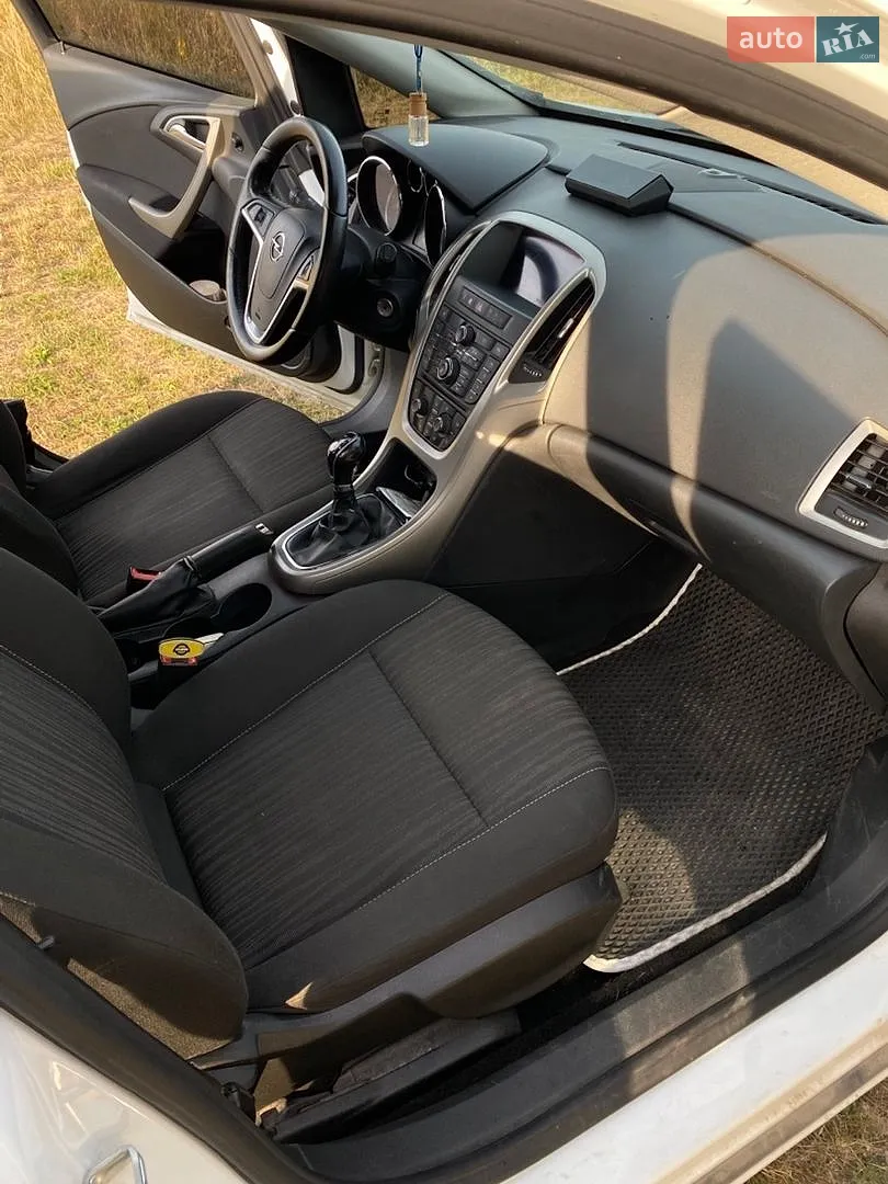 2011 Opel Astra - мініатюра 16