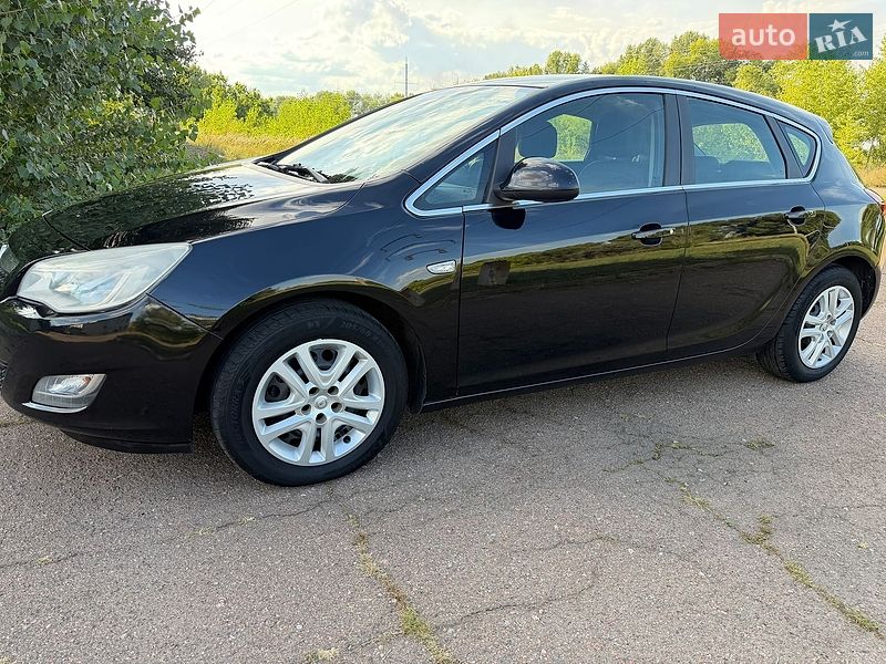 Хэтчбек Opel Astra 2010 в Черкассах