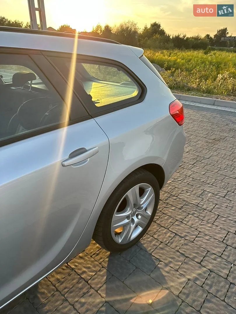 2011 Opel Astra - мініатюра 2