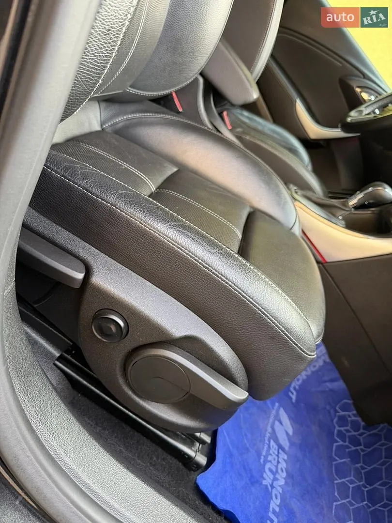 2011 Opel Astra - мініатюра 29