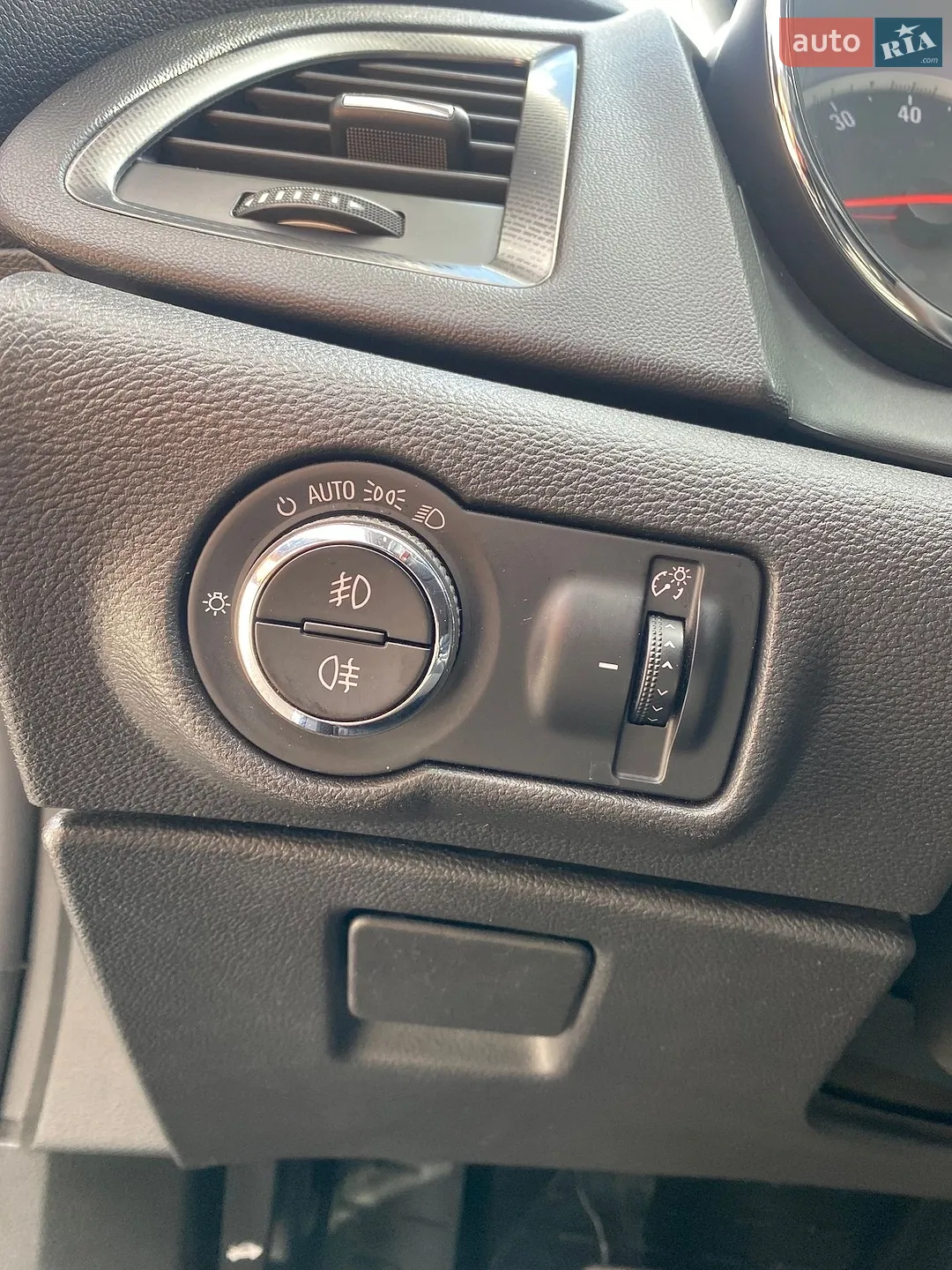 2011 Opel Astra - мініатюра 27