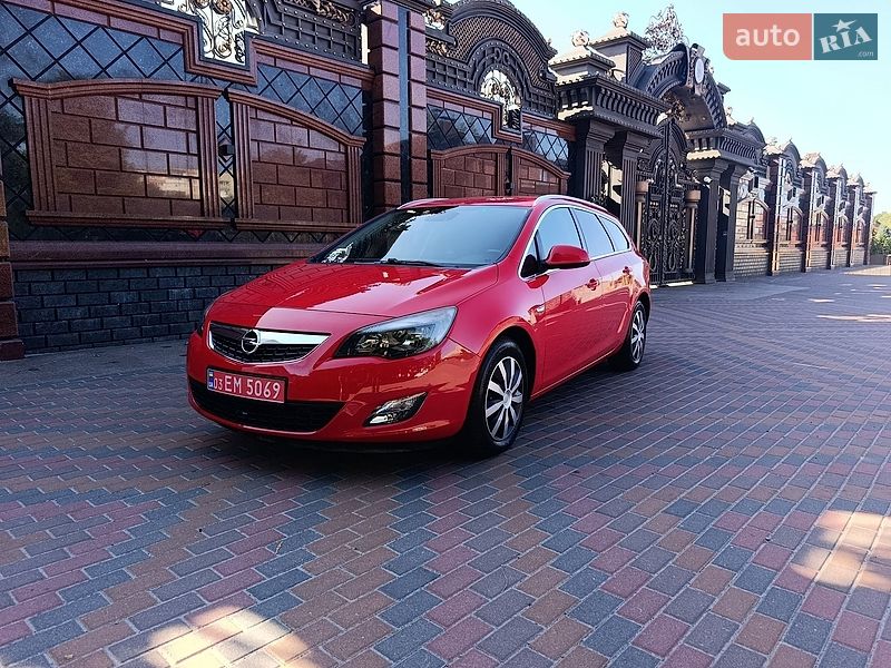 Opel Astra 2012 Opel Astra 2012
