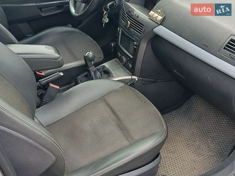 Універсал Opel Astra 2006 в Барвінковому