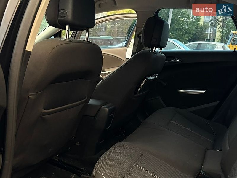 Хэтчбек Opel Astra 2010 в Львове