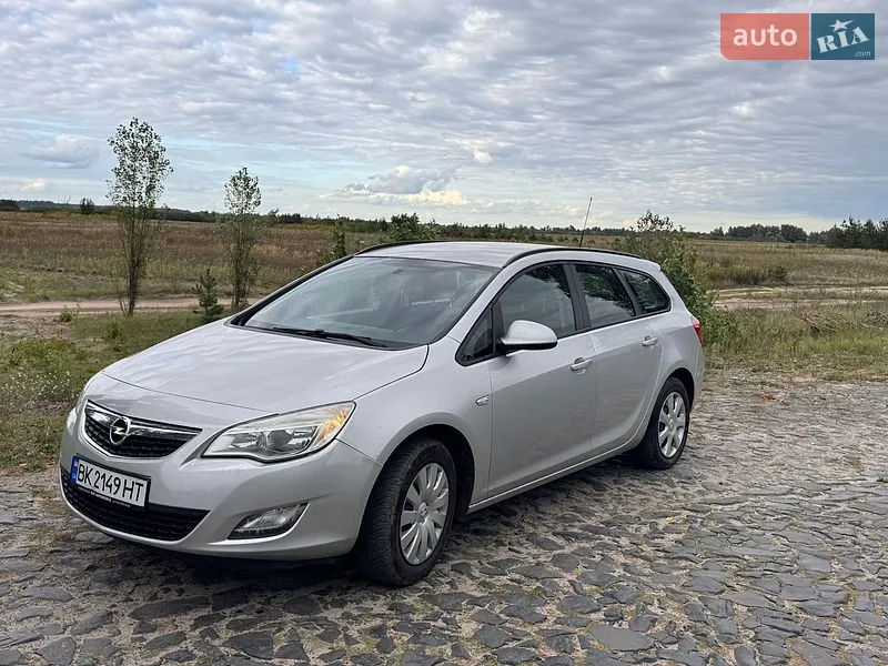 Opel Astra 2011