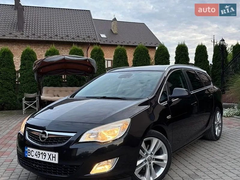 Opel Astra 2011