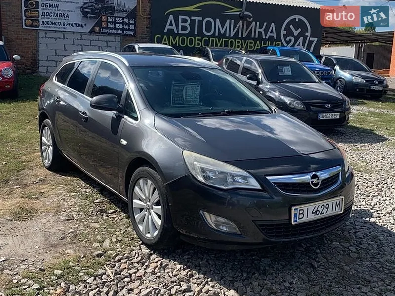 Opel Astra 2011