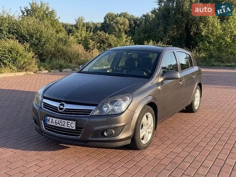 Opel Astra 2012