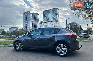 Хэтчбек Opel Astra 2010 в Львове