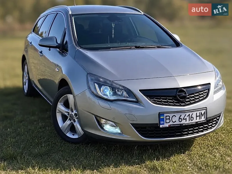 Opel Astra 2012