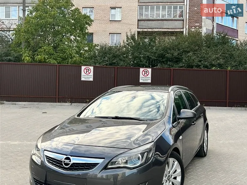 Opel Astra 2012