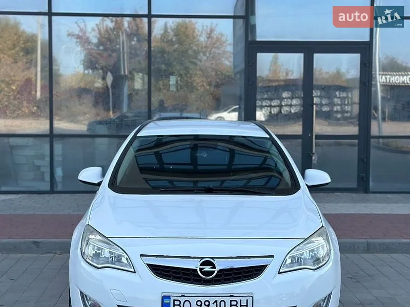 Opel Astra 2012