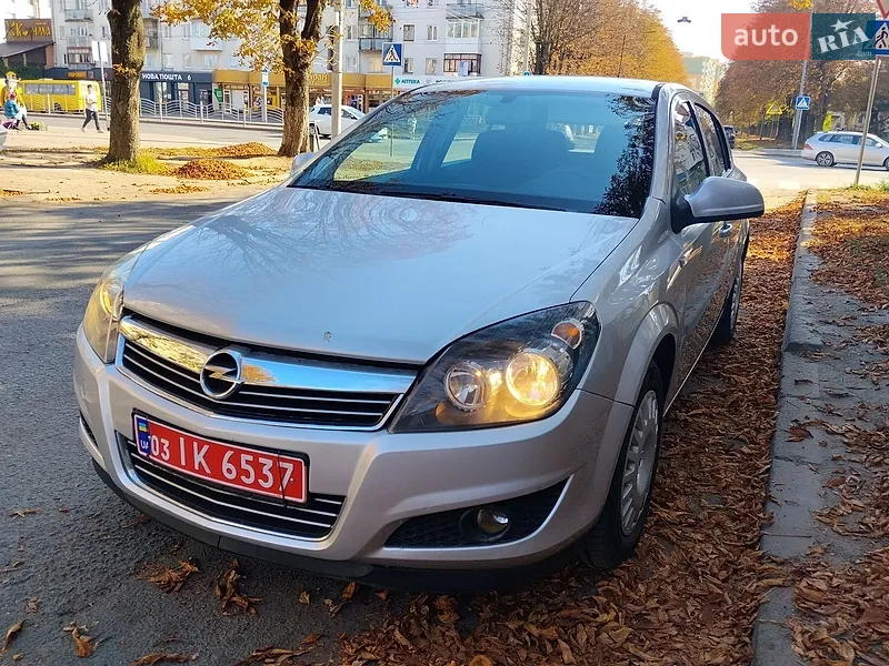 Opel Astra 2012
