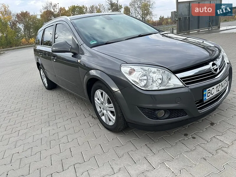 Opel Astra 2010
