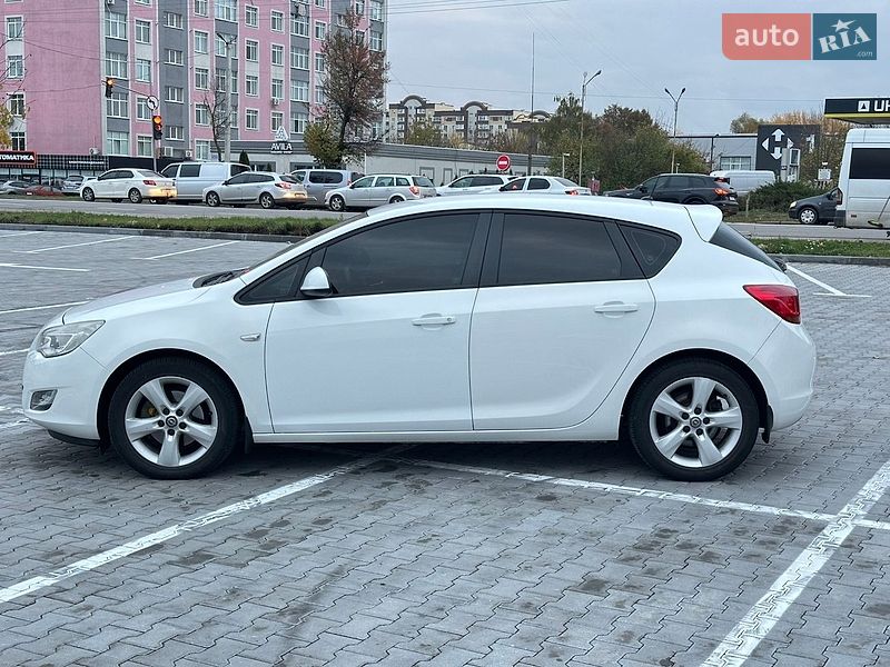 Хэтчбек Opel Astra 2010 в Хмельницком