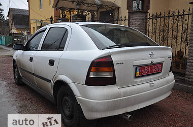 Хэтчбек Opel Astra 2001 в 