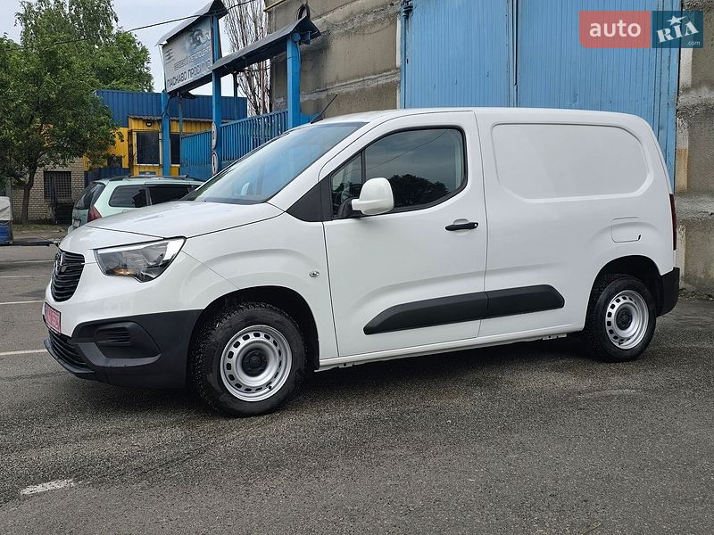 Микроавтобус грузовой (до 3,5т) Opel Combo Cargo 2021 в Киеве фото 3 Микроавтобус грузовой (до 3,5т) Opel Combo Cargo 2021 в Киеве