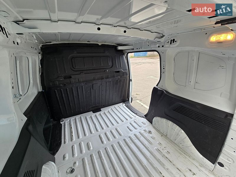 Микроавтобус грузовой (до 3,5т) Opel Combo Cargo 2021 в Киеве фото 21 Микроавтобус грузовой (до 3,5т) Opel Combo Cargo 2021 в Киеве