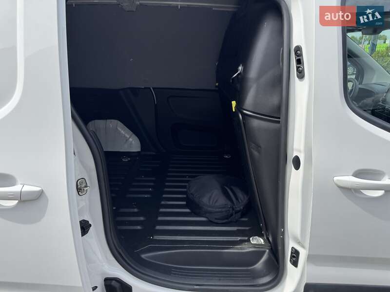 Грузовой фургон Opel Combo-e 2022 в Ровно