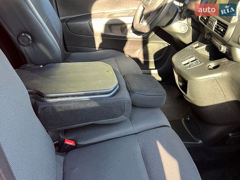 Грузовой фургон Opel Combo-e 2022 в Кропивницком