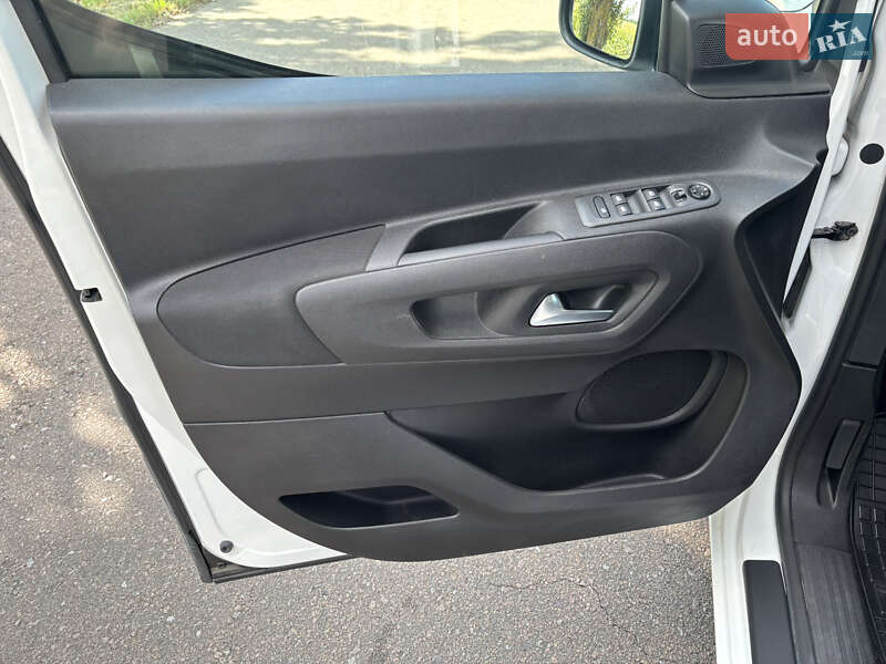 Минивэн Opel Combo Life 2019 в Барышевке фото 15 Минивэн Opel Combo Life 2019 в Барышевке