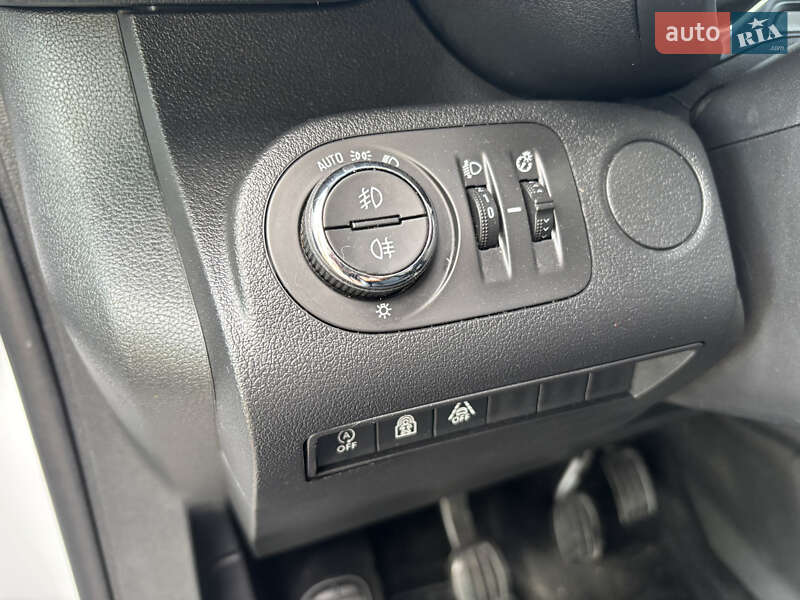 Минивэн Opel Combo Life 2019 в Барышевке фото 26 Минивэн Opel Combo Life 2019 в Барышевке