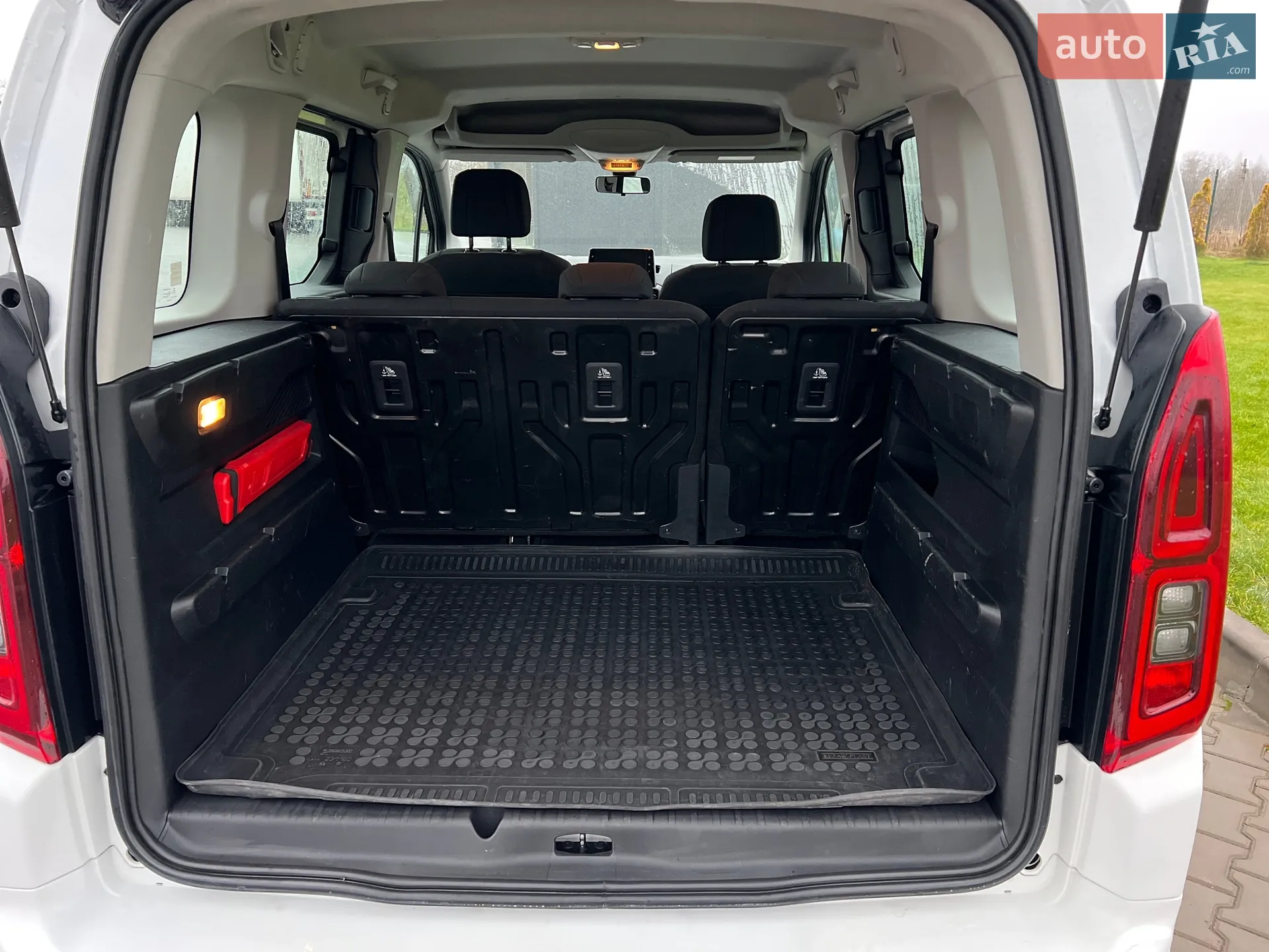 2019 Opel Combo - мініатюра 31