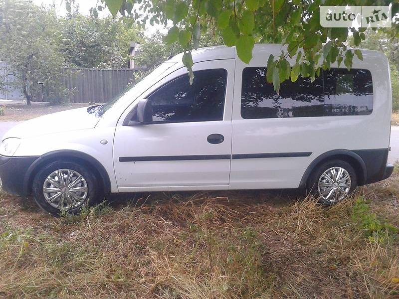 Универсал Opel Combo 2006 в Покровске