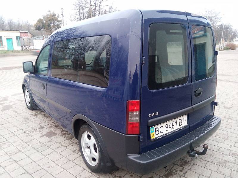 Грузопассажирский фургон Opel Combo 2003 в Стрые