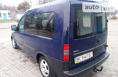 Грузопассажирский фургон Opel Combo 2003 в Стрые