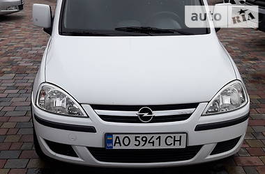 Минивэн Opel Combo 2010 в 