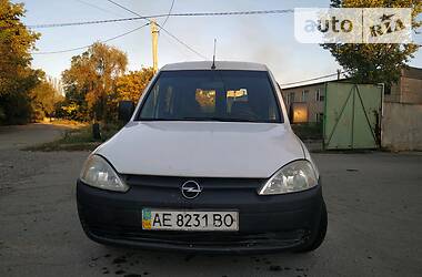 Вантажопасажирський фургон Opel Combo 2002 в 