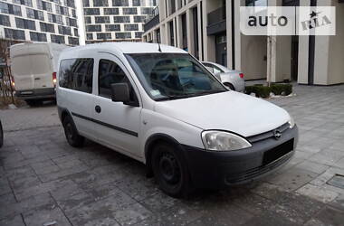 Вантажопасажирський фургон Opel Combo 2003 в 