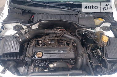Вантажопасажирський фургон Opel Combo 2003 в 