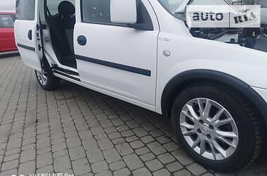 Універсал Opel Combo 2011 в 