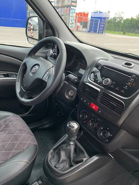 Універсал Opel Combo 2015 в Дубні