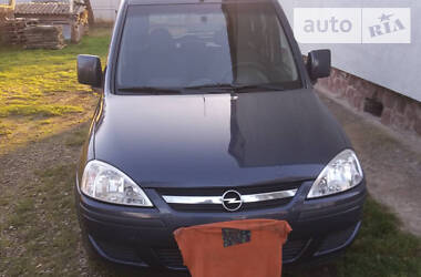 Универсал Opel Combo 2010 в Ивано-Франковске