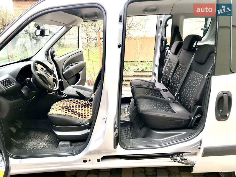 Мінівен Opel Combo 2013 в Рівному