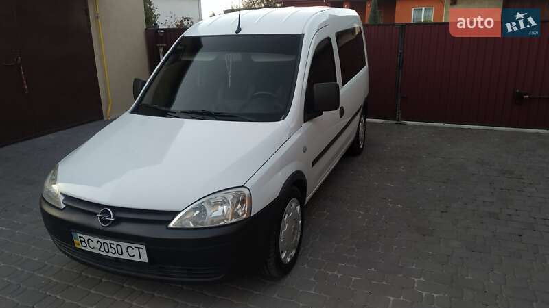 Минивэн Opel Combo 2009 в Львове
