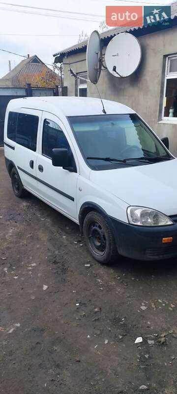 Минивэн Opel Combo 2004 в Ужгороде