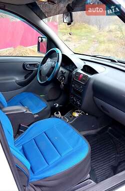 Минивэн Opel Combo 2003 в 