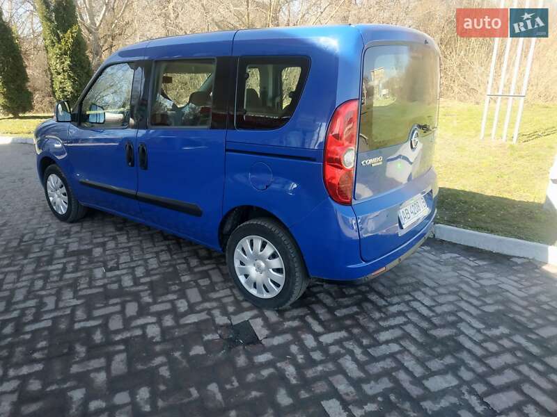 Минивэн Opel Combo 2012 в Виннице