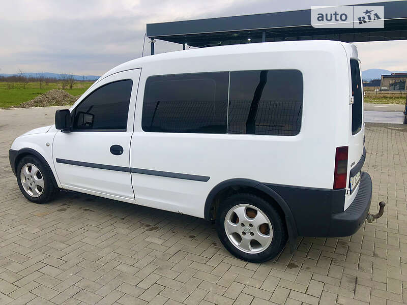 Минивэн Opel Combo 2003 в 