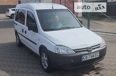 Грузовой фургон Opel Combo 2004 в Ичне