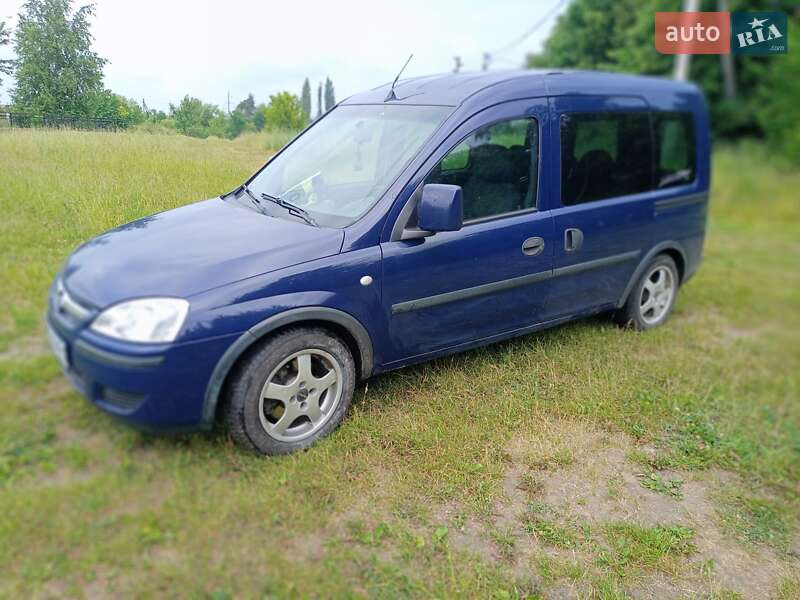 Минивэн Opel Combo 2006 в Рожище