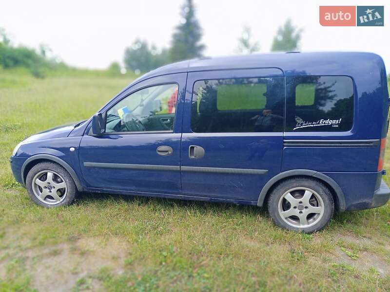 Минивэн Opel Combo 2006 в Рожище