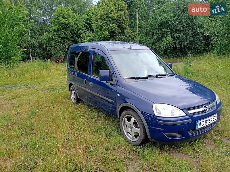 Минивэн Opel Combo 2006 в Рожище