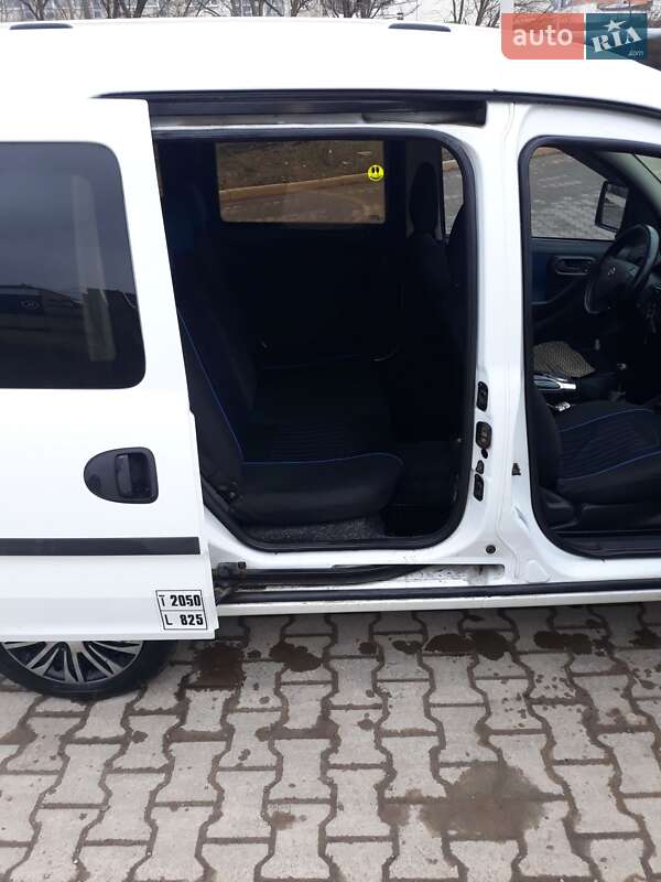 Мінівен Opel Combo 2007 в Чернівцях