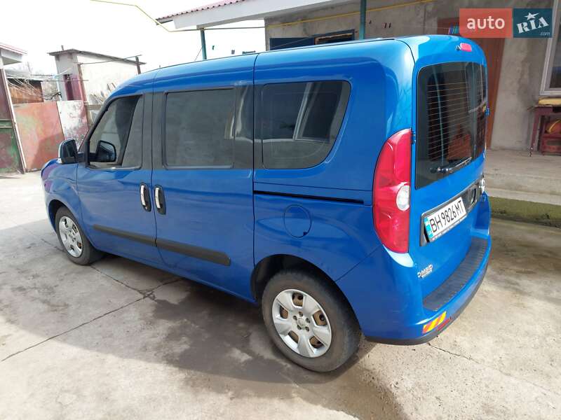 Минивэн Opel Combo 2012 в Ивановке